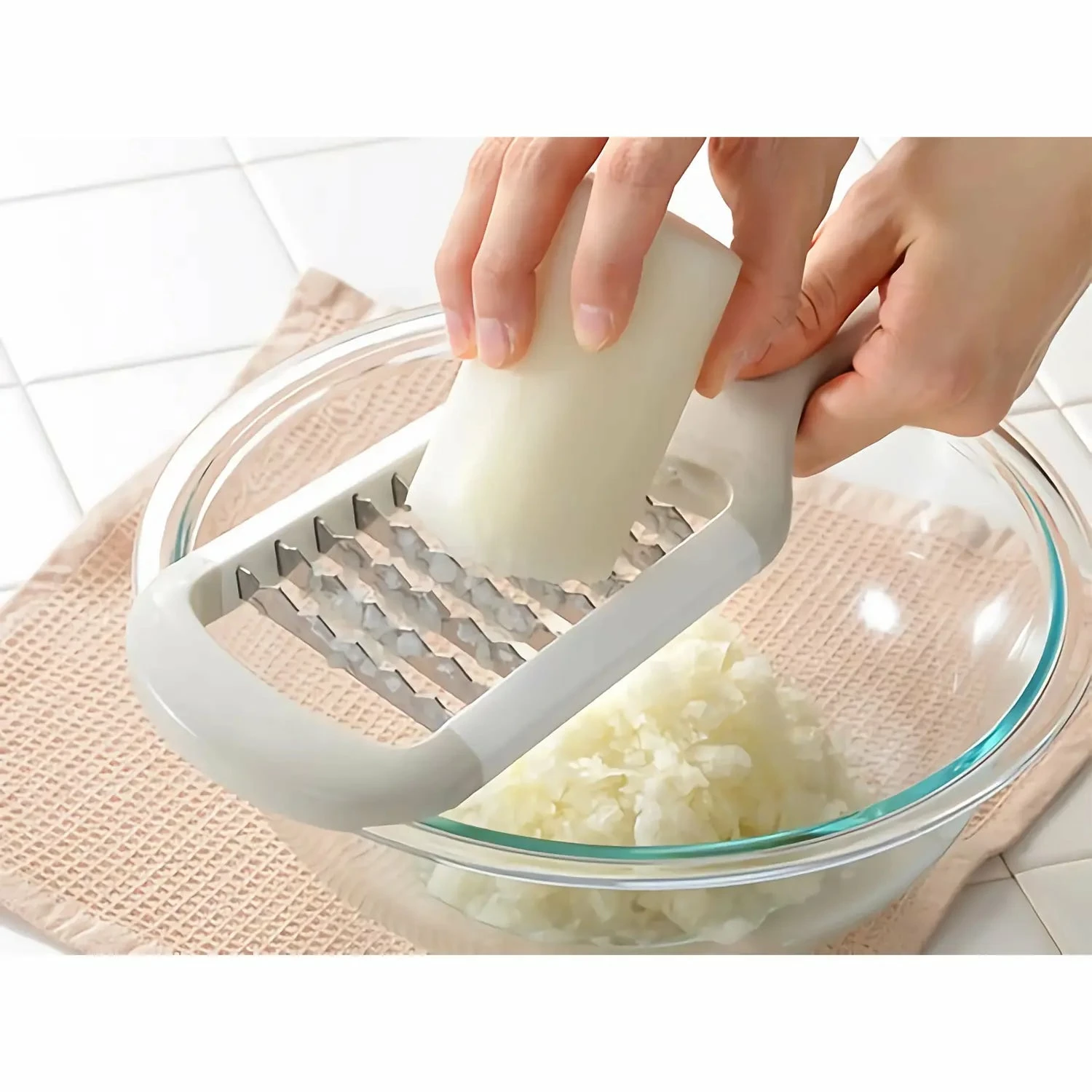 AUX Stainless Steel Oni-oroshi Grater 4 AUX Stainless Steel Oni-oroshi Grater - Image 2