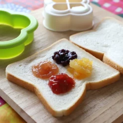 Akebono Clover-Shaped Sandwich Cutter & Sealer 17 Akebono Clover-Shaped Sandwich Cutter & Sealer -GLOBALKITCHEN JAPAN Sales AkebonoClover ShapedSandwichCutter Sealer 2 7906f2a0 1233 430c 9533 65fe3b3de44f