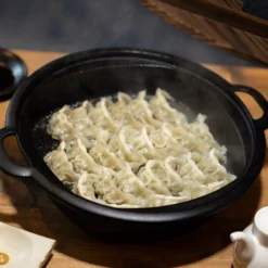 Iwachu Nambu Cast Iron Sukiyaki & Gyoza Pan With Wooden Lid 17 Iwachu Nambu Cast Iron Sukiyaki & Gyoza Pan With Wooden Lid -GLOBALKITCHEN JAPAN Sales IwachuNambuCastIronSukiyaki GyozaPanwithWoodenLid 7