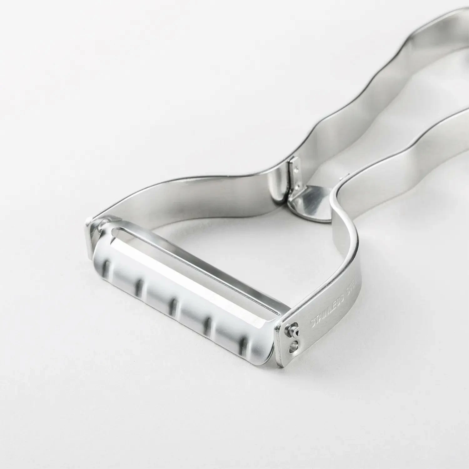 Kai Stainless Steel Peeler 10 Kai Stainless Steel Peeler - Image 8