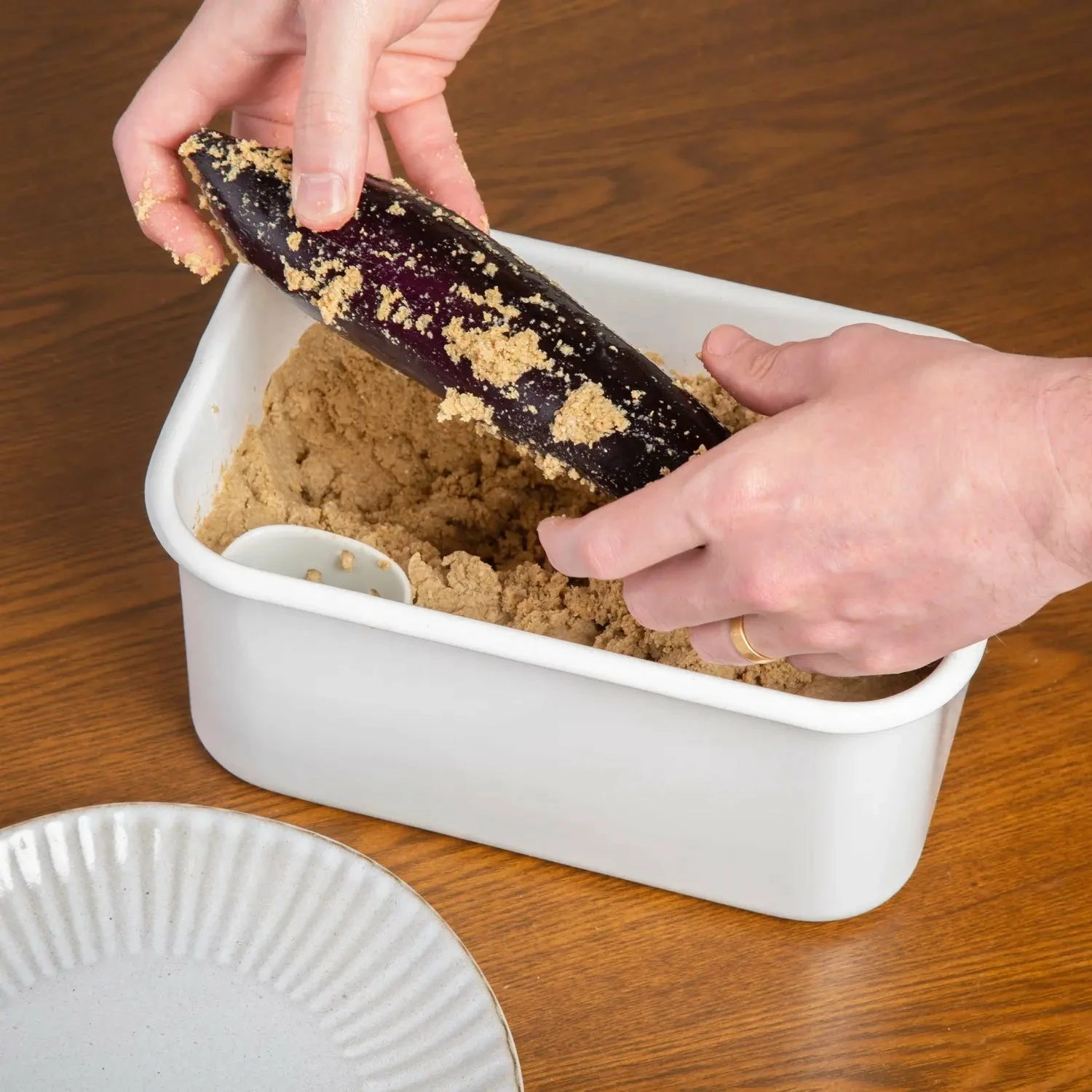 Noda Horo Enamel Nukazuke Pickle Storage Container 12 Noda Horo Enamel Nukazuke Pickle Storage Container - Image 10