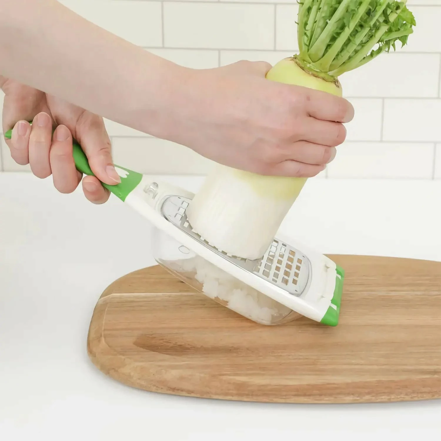 Nonoji ABS Resin Daikon Radish Grater With Container 4 Nonoji ABS Resin Daikon Radish Grater With Container - Image 2