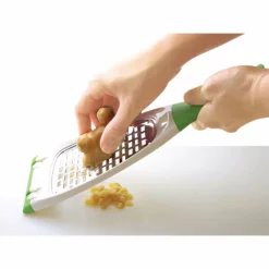 Nonoji ABS Resin Daikon Radish Grater With Container 10 Nonoji ABS Resin Daikon Radish Grater With Container -GLOBALKITCHEN JAPAN Sales NonojiStainlessSteelRadishGraterLDS 02 4