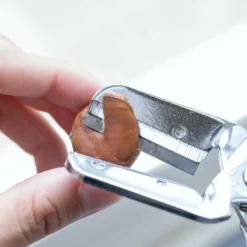 Suwada Chestnut Peeler With Replaceable Blade -GLOBALKITCHEN JAPAN Sales SuwadaChestnutPeelerwithReplaceableBlade 1