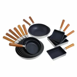 UMIC TAKUMIWAZA KIWAMI Aluminium Stir Frying Pan 5 UMIC TAKUMIWAZA KIWAMI Aluminium Stir Frying Pan -GLOBALKITCHEN JAPAN Sales UMICTAKUMIWAZAKIWAMIAluminiumStirFryingPan252762 2